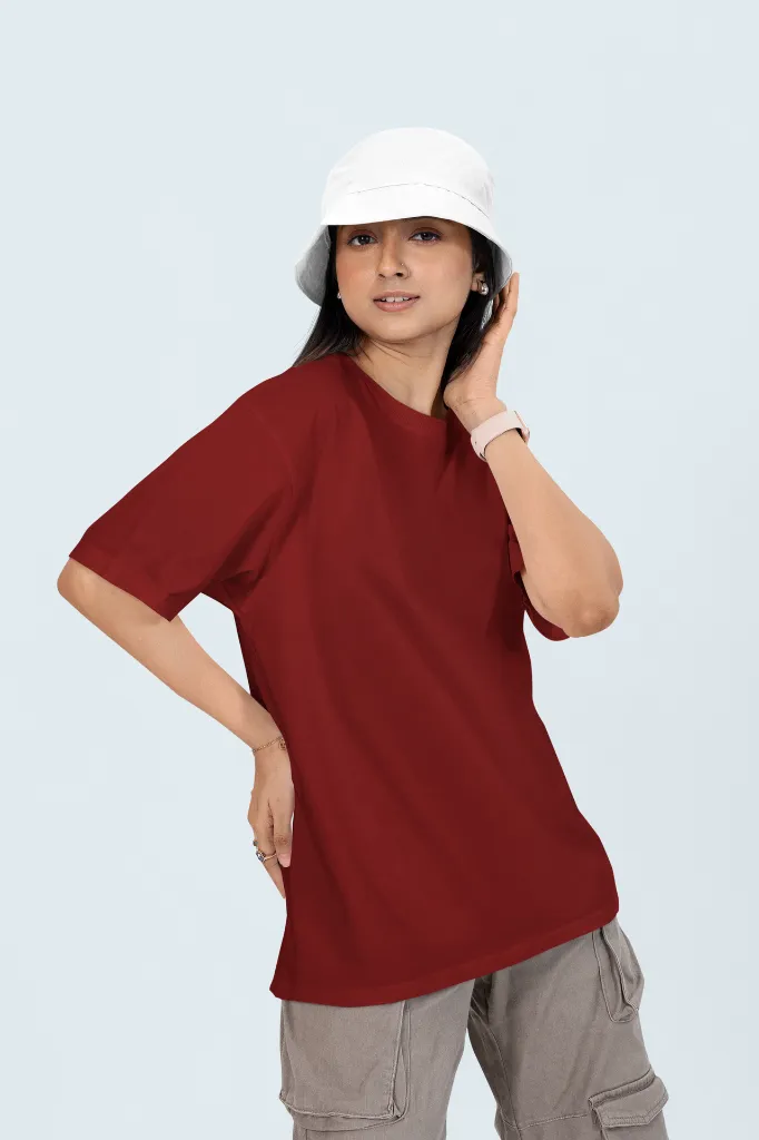 oversized-t-shirt-mockup-of-a-woman-posing-in-a-customizable-background-with-a-bucket-hat-m53042 (3).webp