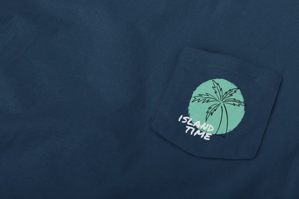 close-up-mockup-of-a-pocket-t-shirt-30085 (3).webp