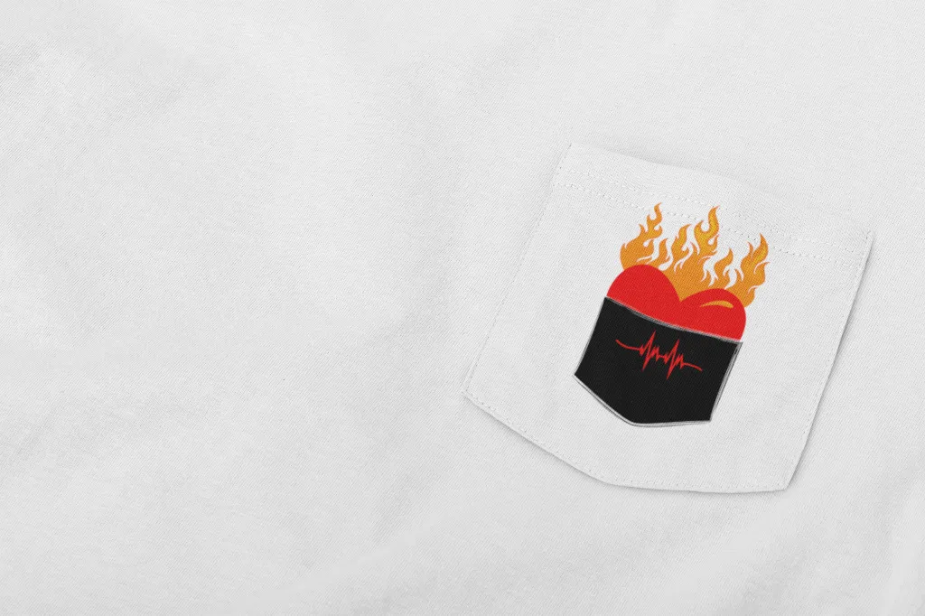 close-up-mockup-of-a-pocket-t-shirt-30085 (9).webp